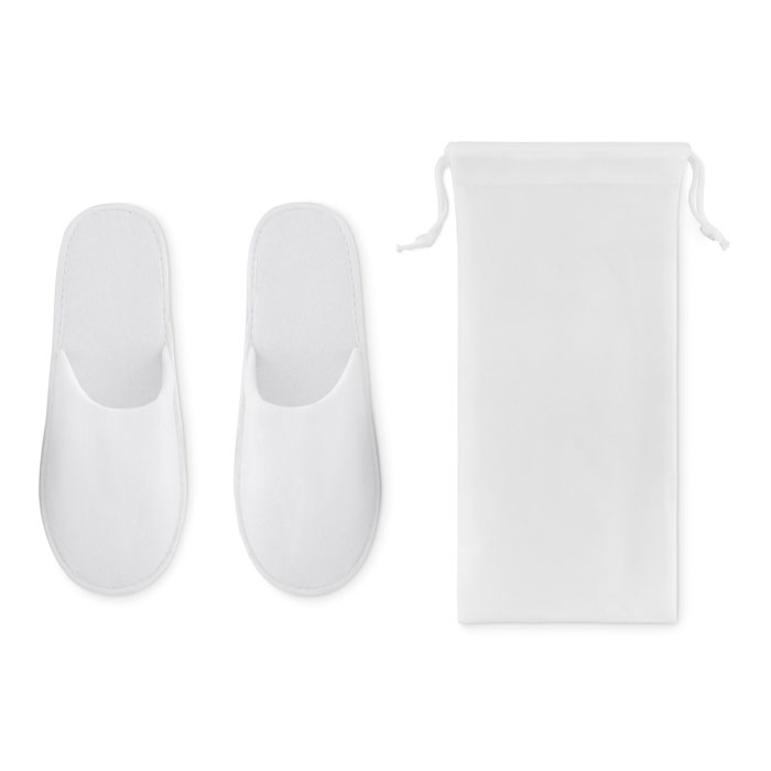 mo9782-06 Para poliestrowych kapci hotelowych w etui z włókniny, białe lub czarne, rozmiar 43-44